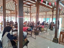 Pelatihan Digital Marketiing oleh DPKUKMTK di Kalurahan Siraman